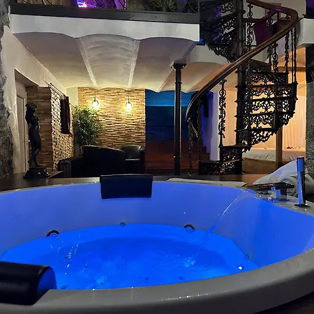 アパートホテル Nirvana 4*